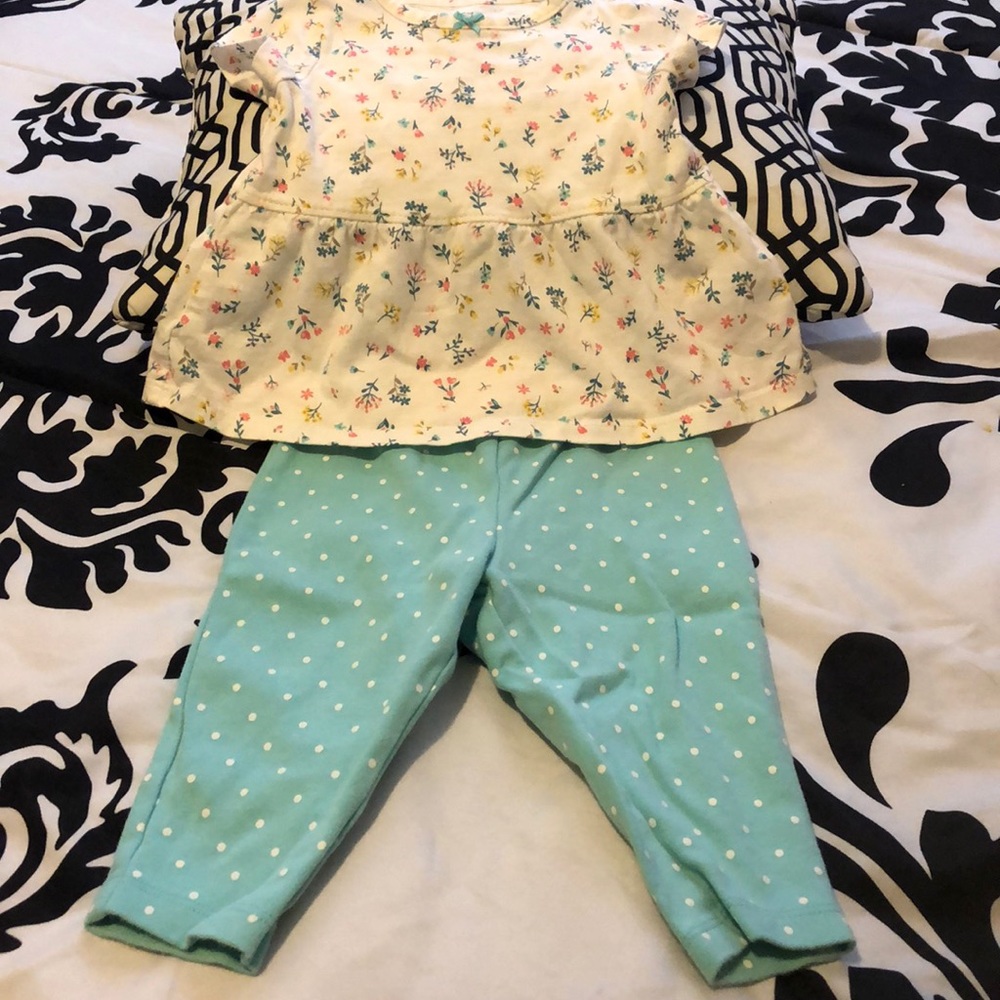 Carter’s 2 pieces